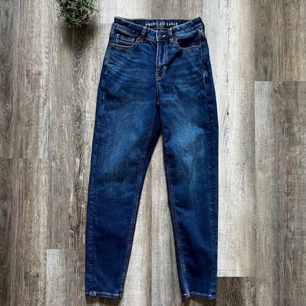 American Eagle Mom High Rise Jean in Medium Wash